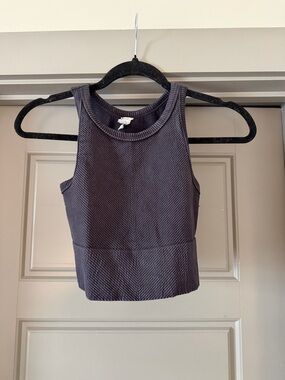 Sleeveless Ribbed Cropped Tank Top - Black